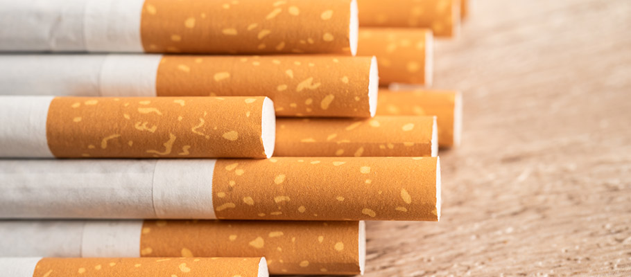 Cigarrillos-de-tabaco-apilados